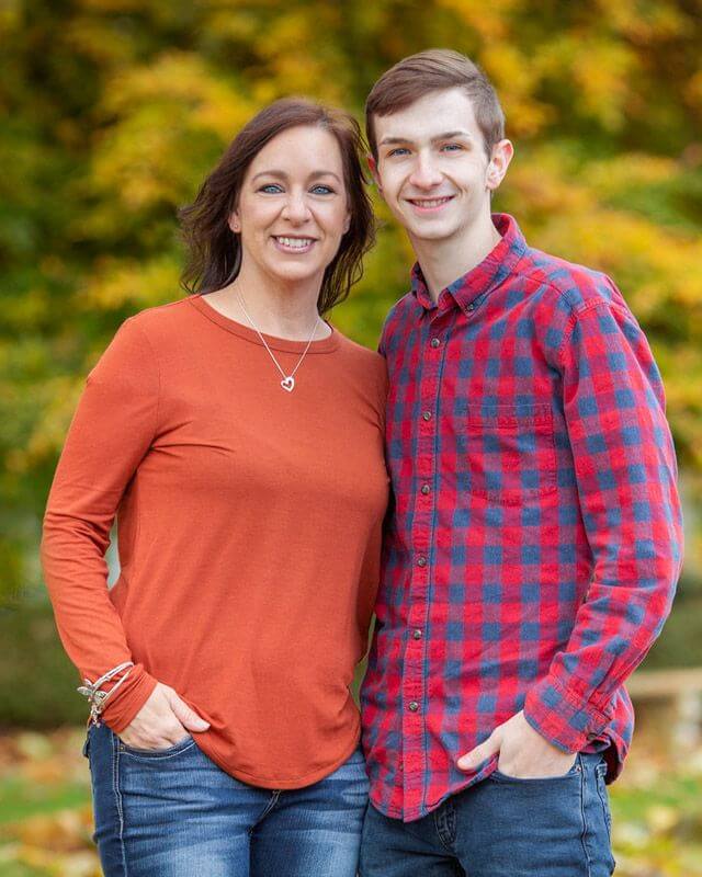 mother-son-fall-portrait