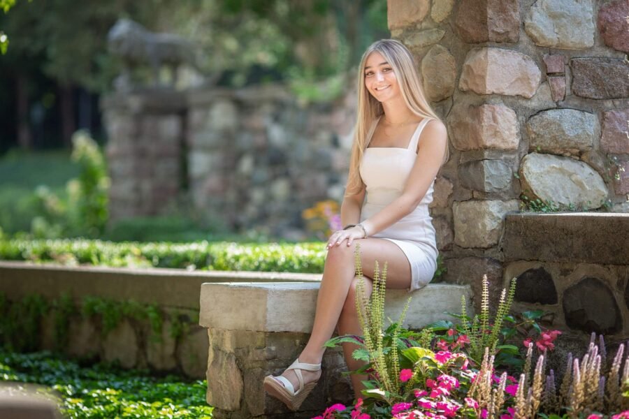 bloomfield-township-senior-photo-session-injie-cranbrook