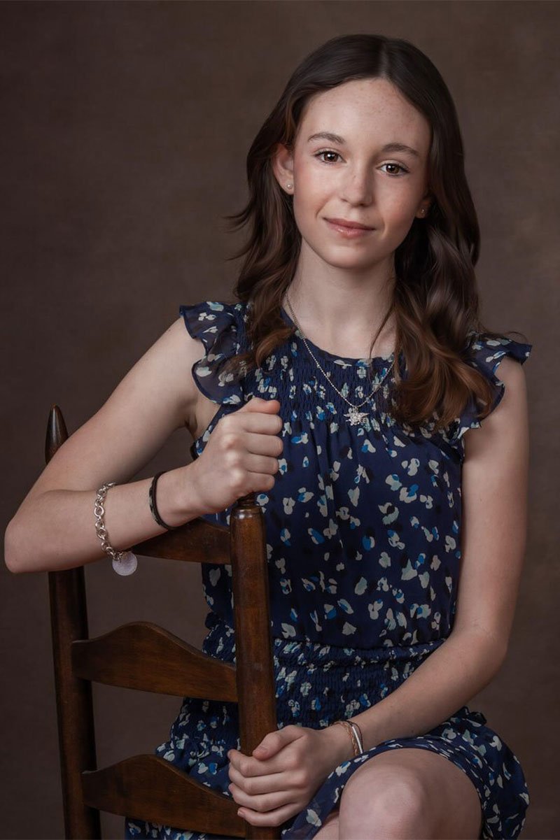 portrait-girl-in-studio