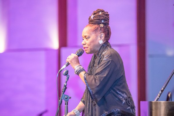 event-photography-the-cube-cabaret-02 Catherine Russell singing live at The Cube Detroit during March 2025 concert – event photography by Hugh Anderson