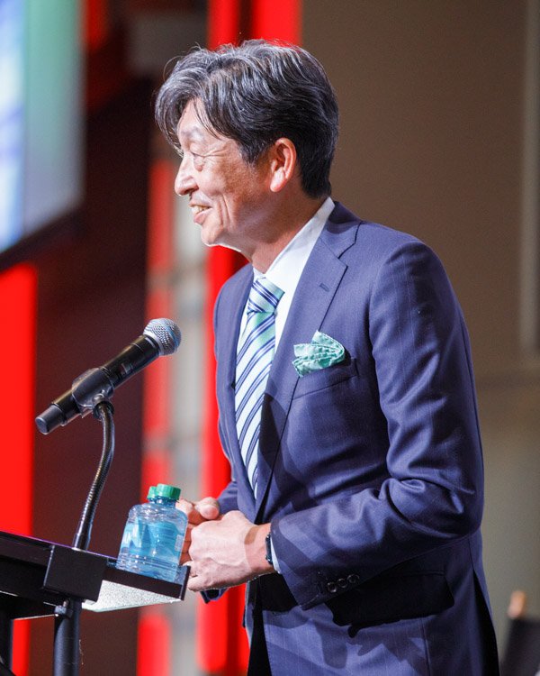 Senior executive keynote speaker at a major corporate automotive event