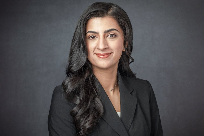 Professional headshot photographer in Troy MI for executives and working professionals.