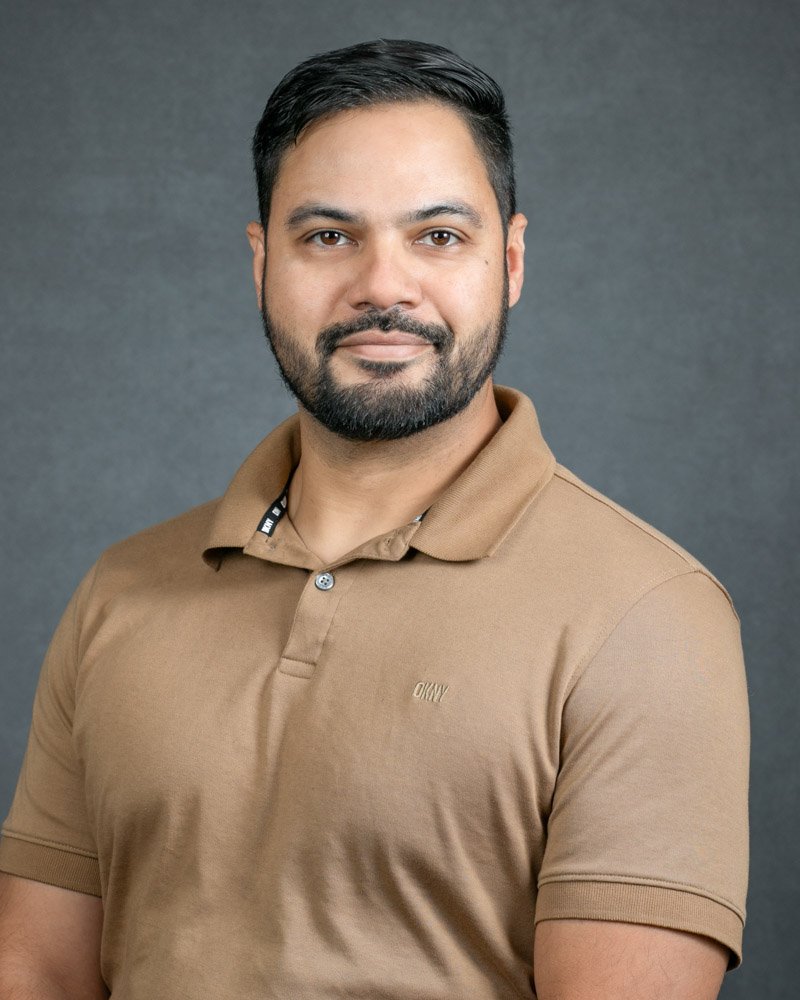 Executive-style team headshot from large corporate headshot day in Detroit-21