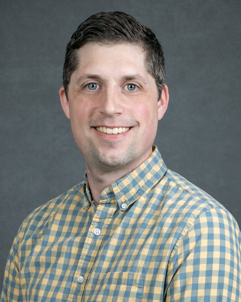 DP World employee portrait showing the consistent style of the corporate headshot program